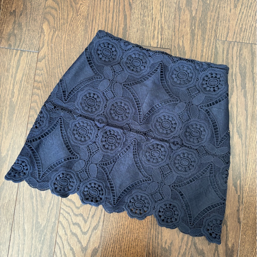 A&F Great quality lace skirt